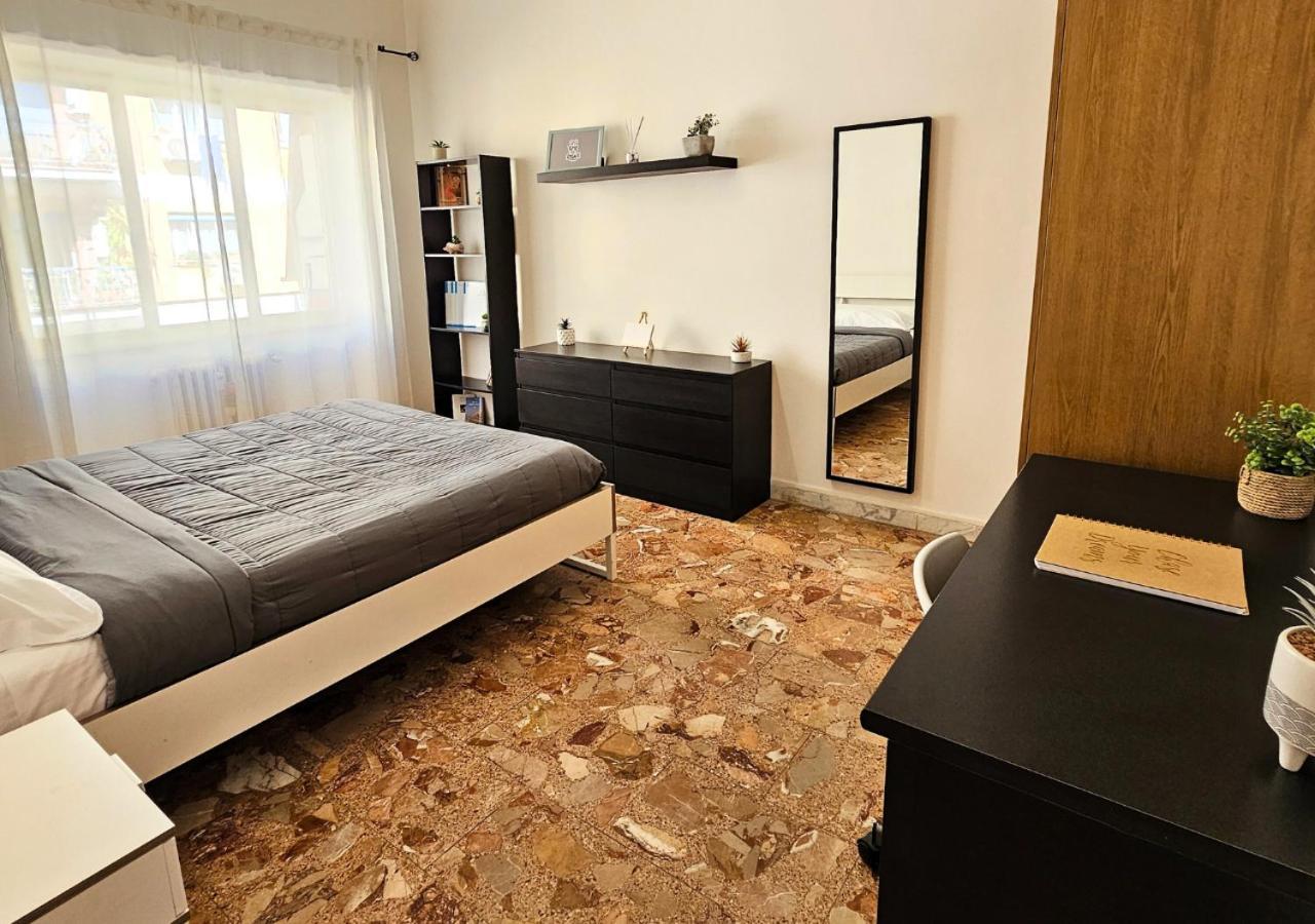 Urban Street Apartment Roma Esterno foto